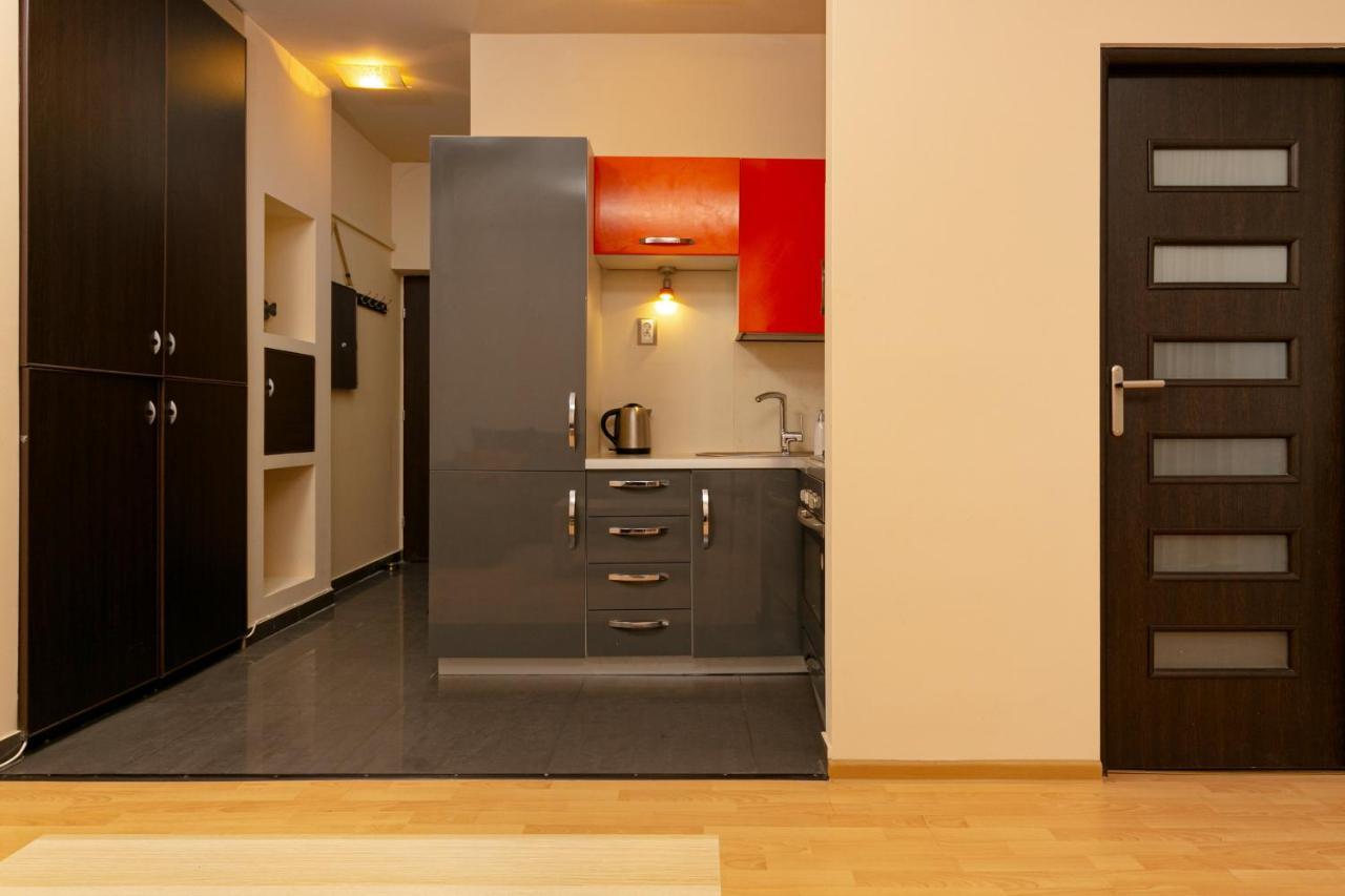Wola Apartment With Balcony & Close To Metro By Noclegi Renters Warschau Exterior foto