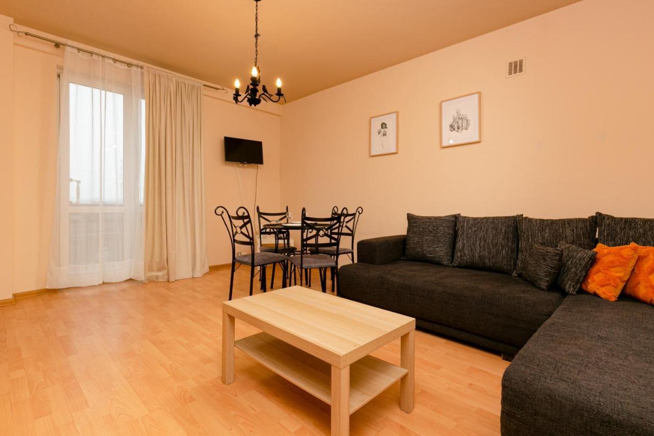 Wola Apartment With Balcony & Close To Metro By Noclegi Renters Warschau Exterior foto