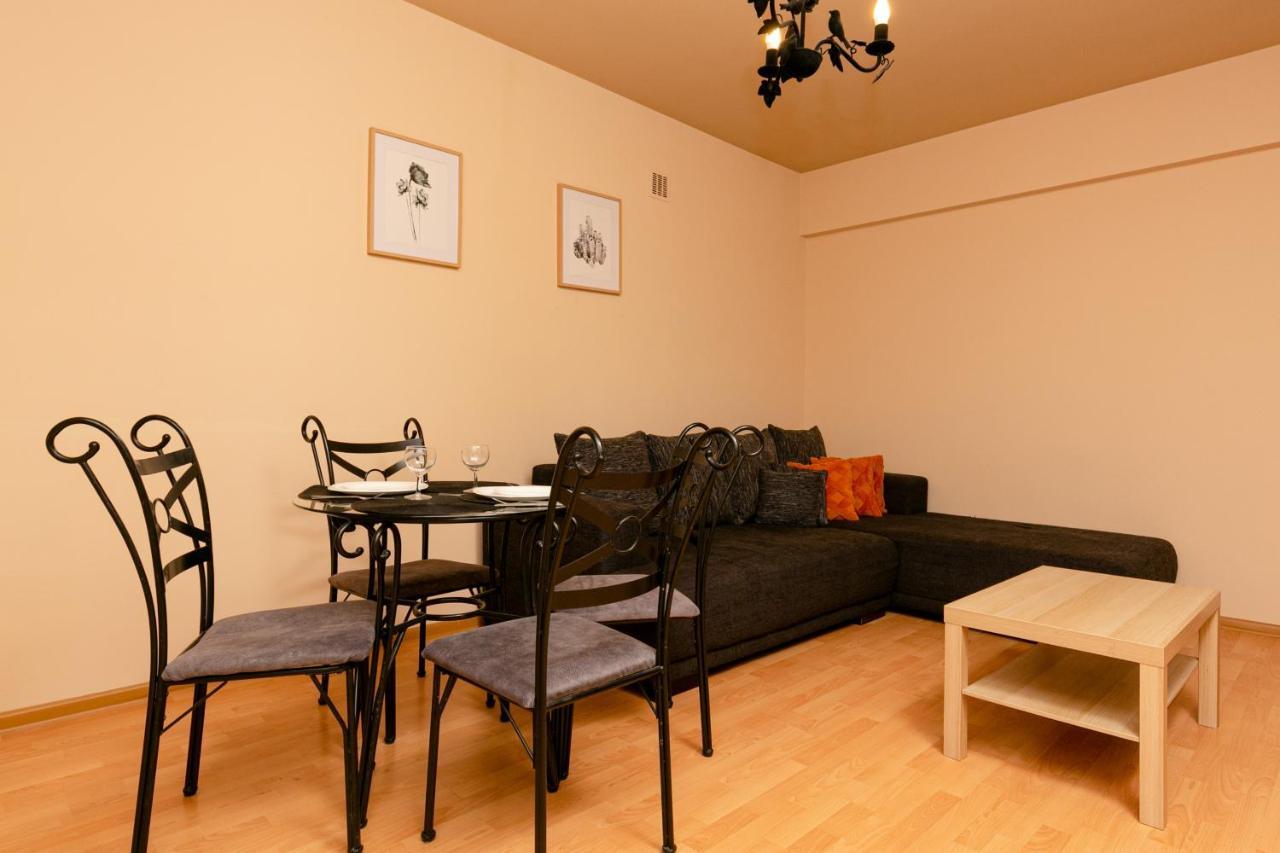 Wola Apartment With Balcony & Close To Metro By Noclegi Renters Warschau Exterior foto